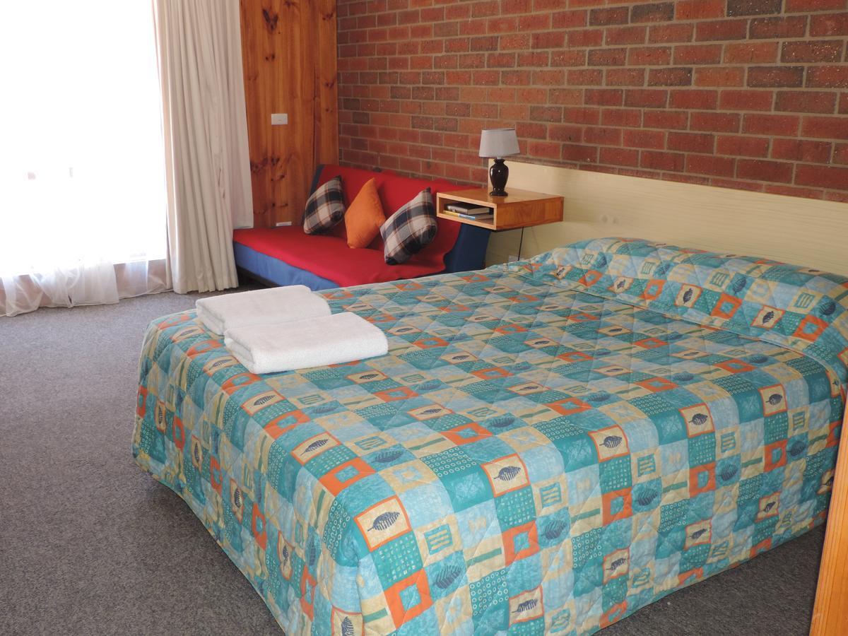 Tooleybuc Country Roads Motor Inn Экстерьер фото