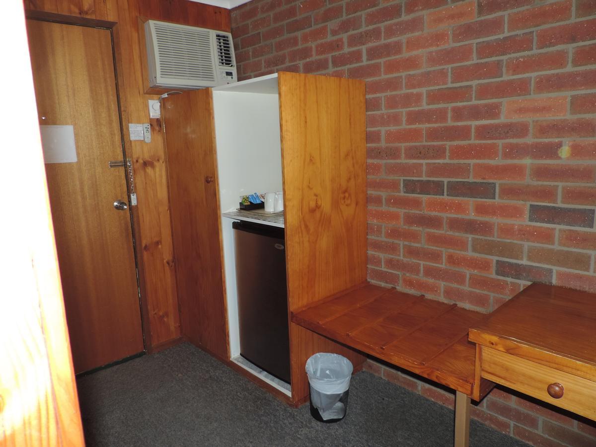 Tooleybuc Country Roads Motor Inn Экстерьер фото