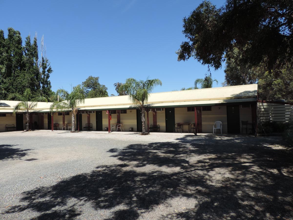 Tooleybuc Country Roads Motor Inn Экстерьер фото