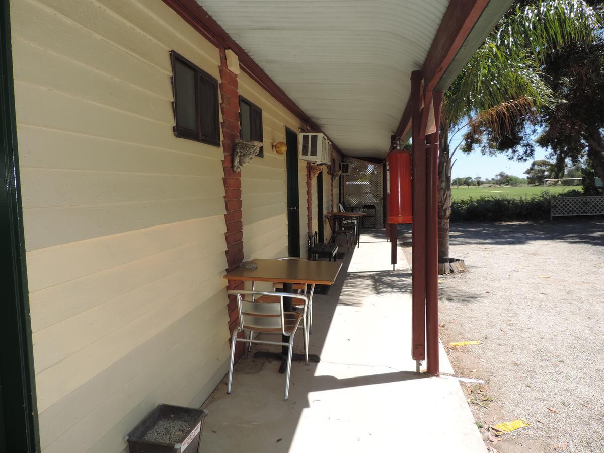 Tooleybuc Country Roads Motor Inn Экстерьер фото
